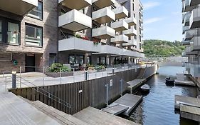 Sørenga MUNCH ved kanalen - egen terrasse uteplass